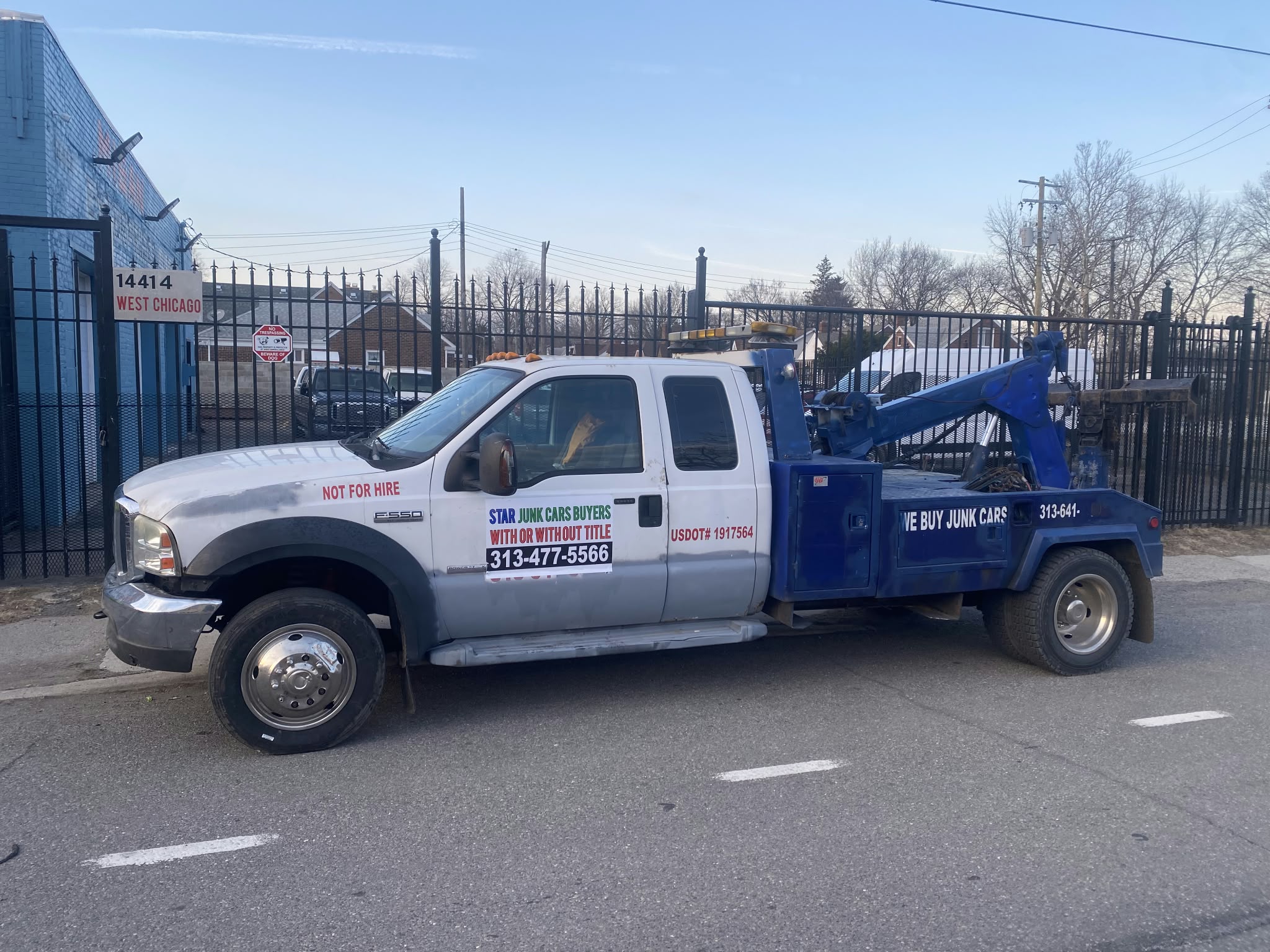 STAR Junk Cars tow truck in Detroit